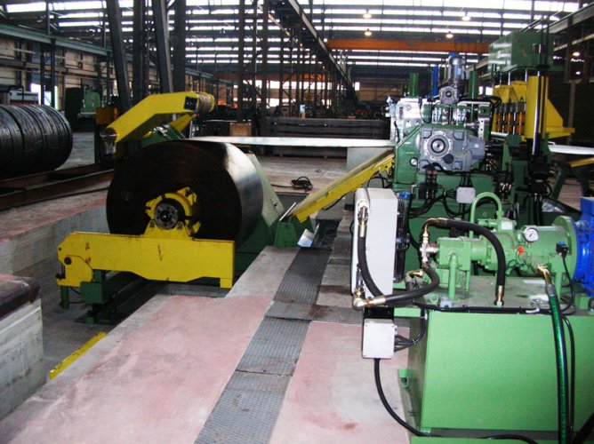 Automatic-slitting-machine-1
